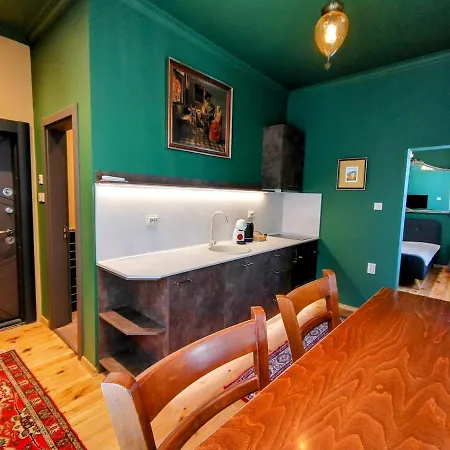 Moon House Пловдив
